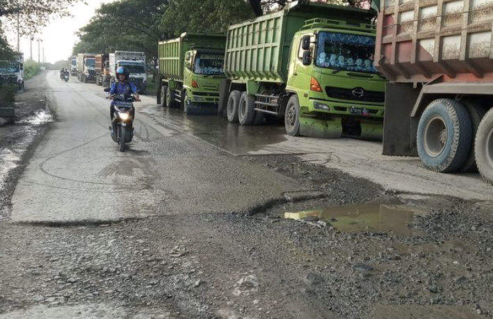 Jalan Rusak karena Over Dimension Over Load