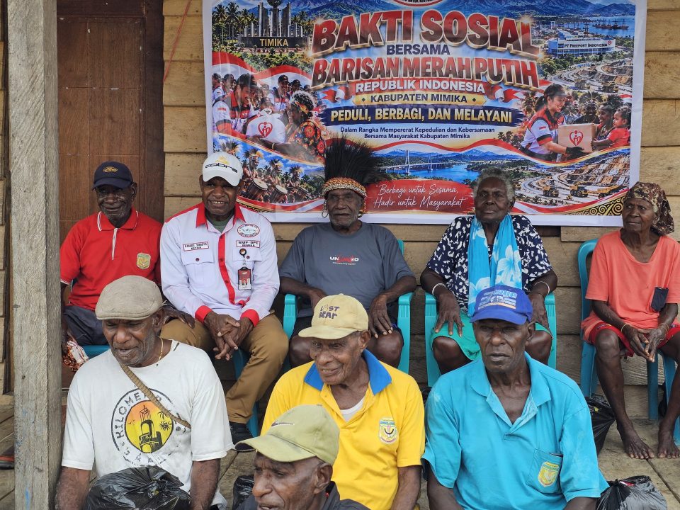 Gambar BMP RI DPC Mimika Salurkan Sembako bagi Masyarakat Iwaka
