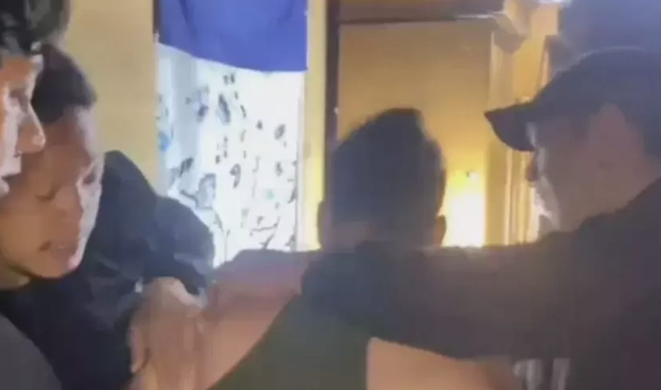 Gambar penangkapan terduga pelaku pembunuhan profesor di Makassar