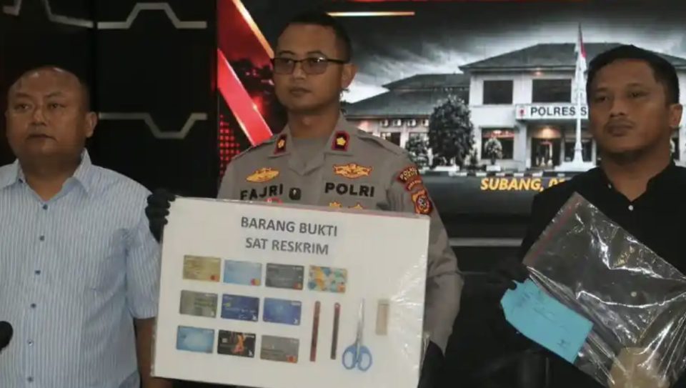 Gambar modus kejahatan ganjal ATM di Subang 2026